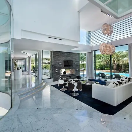 Orla Deluxe Luxury With Geo-thermal Swimming Pool *