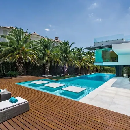 Orla Deluxe Luxury With Geo-thermal Swimming Pool