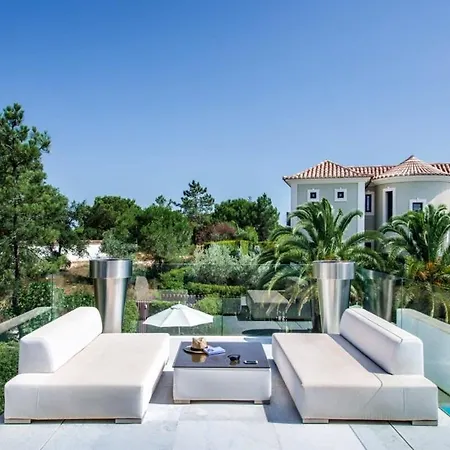 Orla Deluxe Luxury With Geo-thermal Swimming Pool Willa