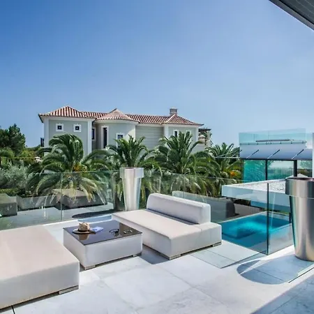 Villa Orla Deluxe Luxury With Geo-thermal Swimming Pool