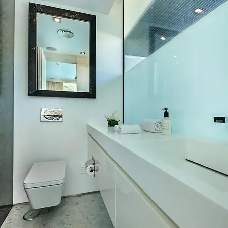 Orla Deluxe Luxury With Geo-thermal Swimming Pool Villa