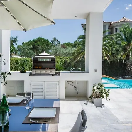 Villa Orla Deluxe Luxury With Geo-thermal Swimming Pool *