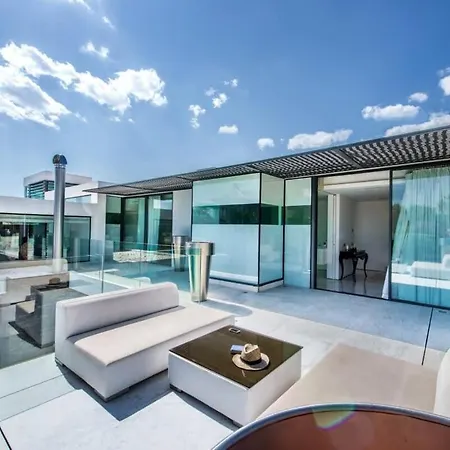 Orla Deluxe Luxury With Geo-thermal Swimming Pool Willa *
