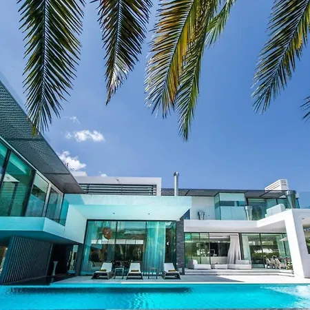 Orla Deluxe Luxury With Geo-thermal Swimming Pool Willa