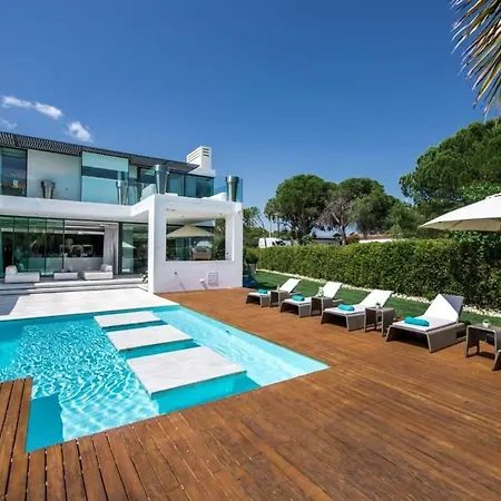 Orla Deluxe Luxury With Geo-thermal Swimming Pool *