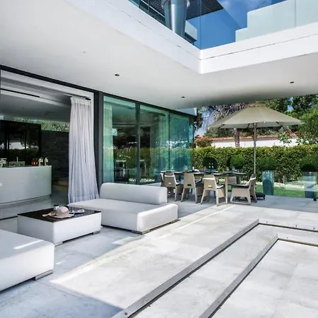 Orla Deluxe Luxury With Geo-thermal Swimming Pool *